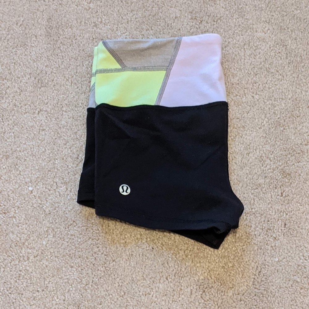 Lululemon Reversable Yoga Shorts Size 4